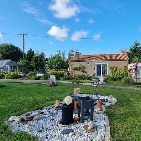 Bed and Breakfast Brigitte Et Franck Triaize Exterior foto