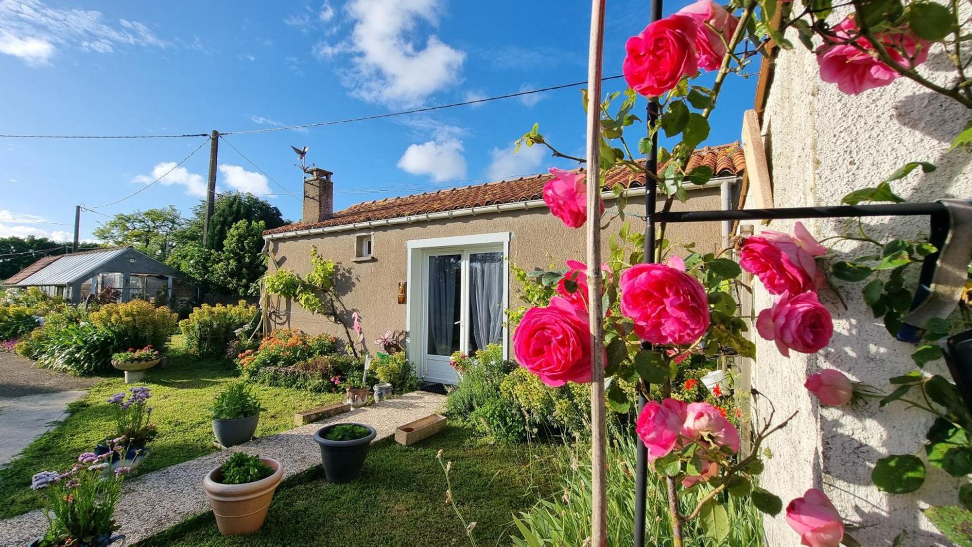Bed and Breakfast Brigitte Et Franck Triaize Exterior foto